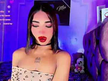 Stripchat Live Sex Cam of Mia_Castro_xx