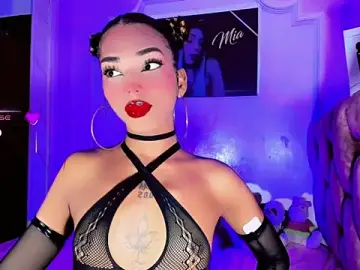 Stripchat Free Live Porn of Mia_Castro_xx