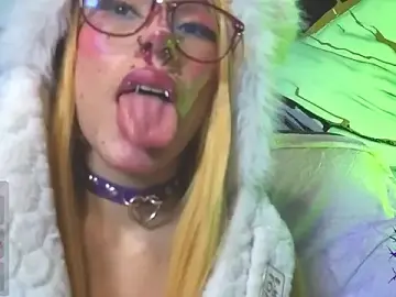 Stripchat Live Sex Cam of dark_nina__