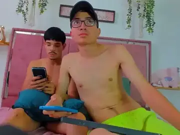 Stripchat Adult Video Chat of sneaky_finn