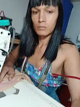 Stripchat Live Sex Cam of Sexy_paulina_outdoors