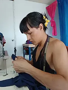 Stripchat Live Sex Cam of Sexy_paulina_outdoors