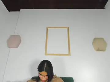 Stripchat Free Live Porn of Shar_Foxx