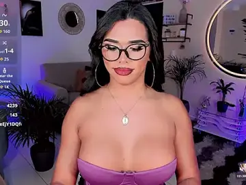 Stripchat Live Sex Cam of Franciis_4u