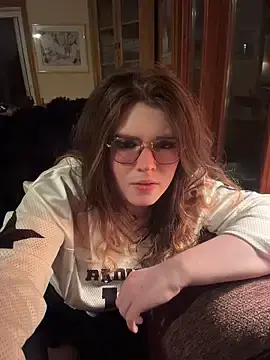 Stripchat Sex Cam of cutypiefull