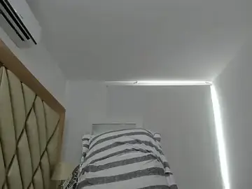 Stripchat Live Porn of briana_wonder69xxx