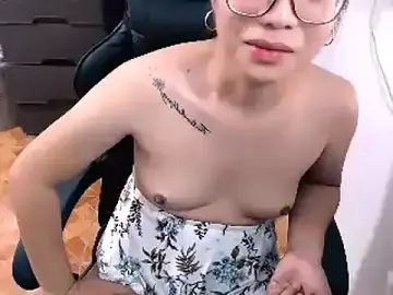 Stripchat Free Porn Cam of BIG_SAUSAGE_69