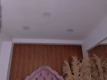 Stripchat Free Porn Cam of CamilaHarperr_