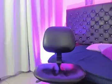 Stripchat Free Live Porn of BellaRoge