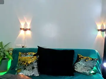 Stripchat Adult Webcam of Valensmile