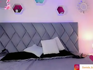 Stripchat Live Porn of Amira_Ember