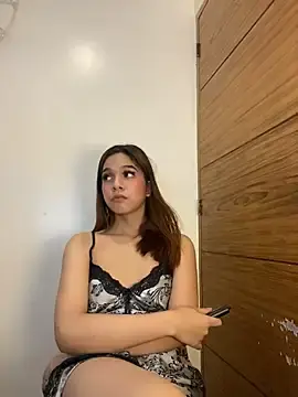 Stripchat Live Sex Cam of hugecock_cali