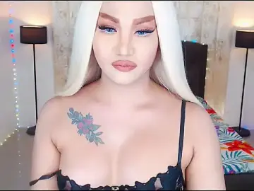 Stripchat Live Porn of PlayfullOliviaTS