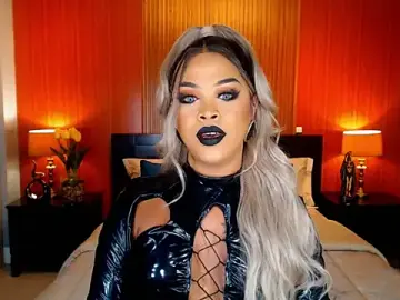 Stripchat Sex Cam of MarryQueen22