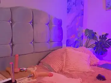 Stripchat Free Porn Cam of housegirl_bigcock