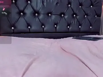 Stripchat Free Porn Cam of Valentina-Nova-