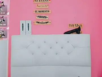 Stripchat Sex Cam of valentina_princess_