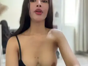 Stripchat Sex Cam of Lovable_with_bigsurprise