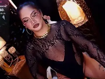 Stripchat Adult Webcam of MISTIFYINGSABRINA