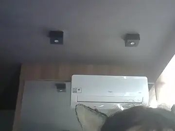 Stripchat Adult Webcam of SkinnyKitten