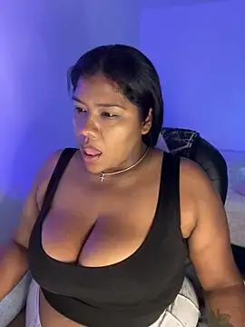 Stripchat Sex Cam of paola091