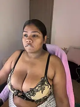 Stripchat Live Porn of paola091