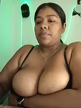 Stripchat Adult Webcam of paola091