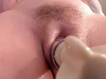 Stripchat Free Porn Cam of bigclittiee