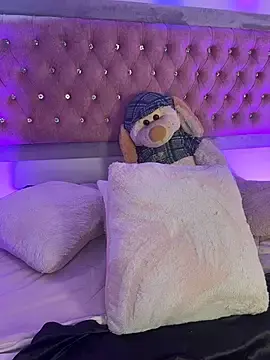 Stripchat Best Webcam of MylaDreams