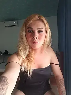 Stripchat Nude Webcam of celyTSversa