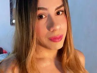 Xlovecam Sex Cam of KamilaGrant