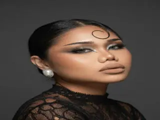 Xlovecam Sex Cam of AimyHotCumTrans