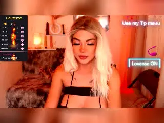 Xlovecam Live Sex of DominantLucy