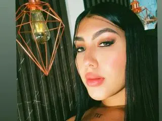 Xlovecam Private Sex Chat of CamelyHott