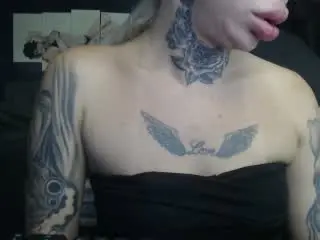Xlovecam Live Porn of TatuadaSafadaHot