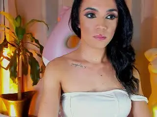 Xlovecam Adult Webcams of ChantalSophie