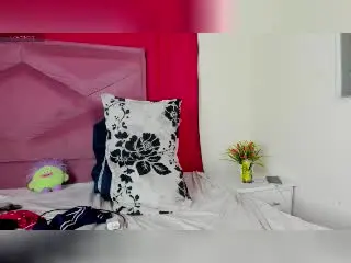 Xlovecam Live Sex Cam of ZoeHotMoretti